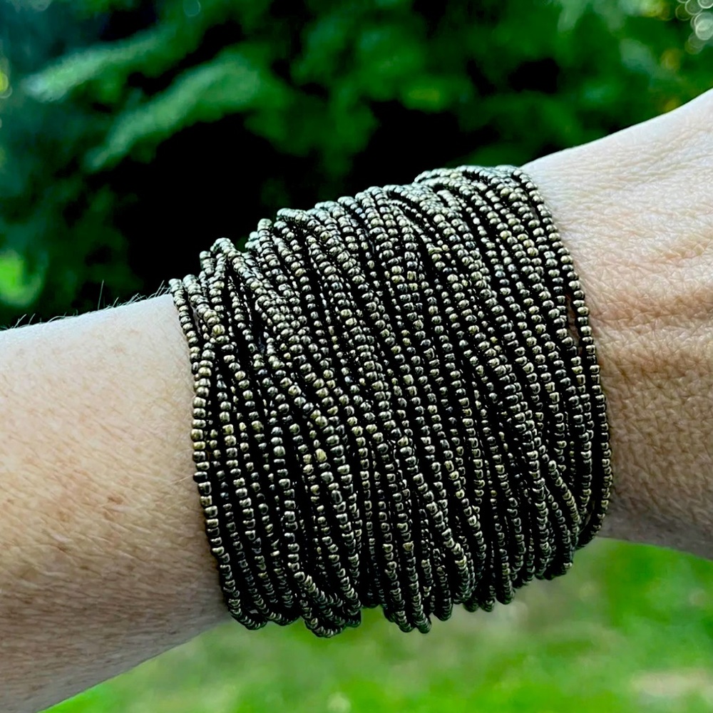 multi row brown seed bracelet with hammered gold toned metallic closure - Picture 1 of 4